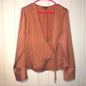 Top shop dress up blouse. Women’s size 10 or large. Sexy classy baddie top